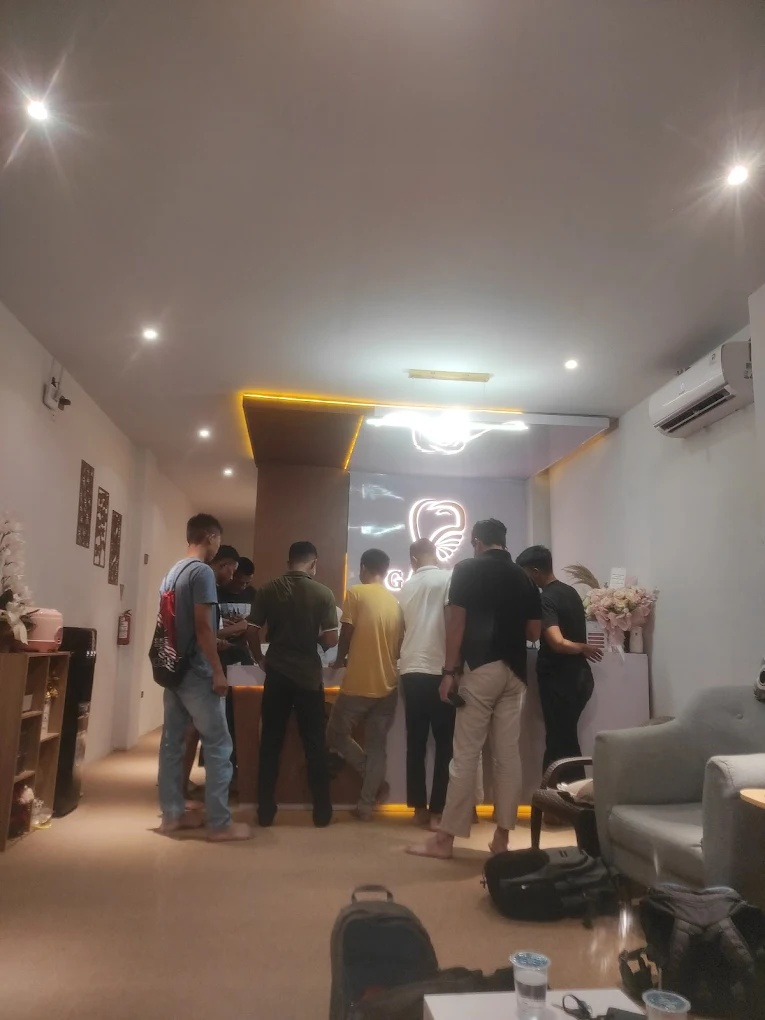 Suasana klinik yang ramai dengan pasien